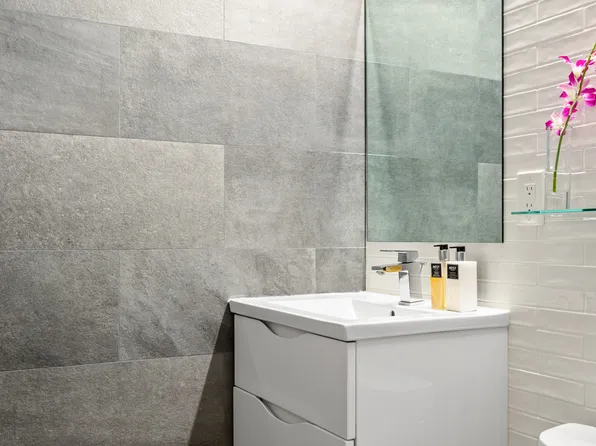 58 West 58th Street 7A image 15 of 16