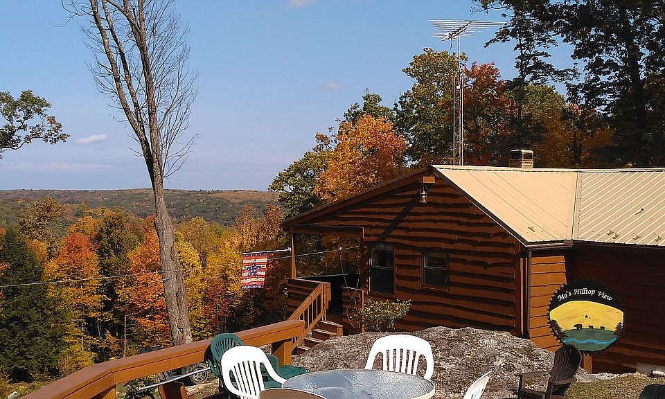 1st image of 390 Autumn Ln