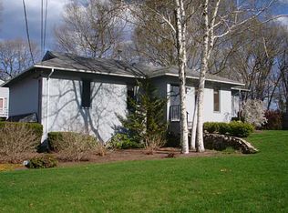 74 Sturbridge Dr, Warwick, RI 02886