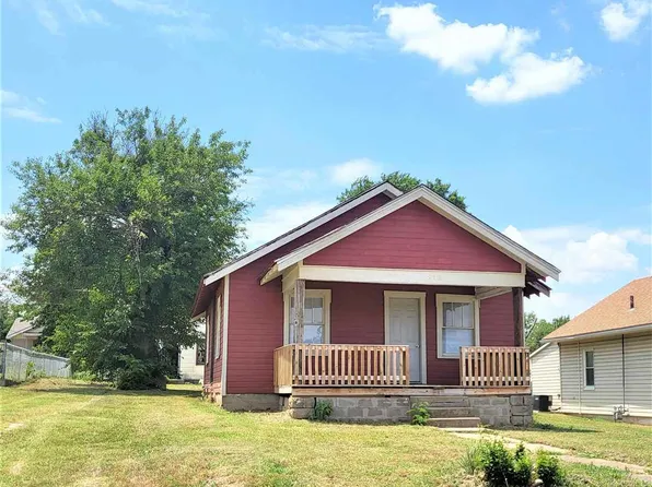 912 S 9th St, Ponca City, OK 74601