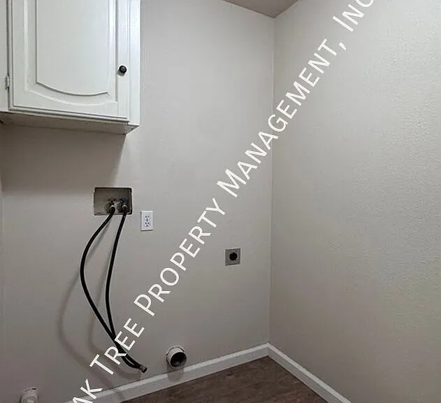 2219 N Mitre Ave — Photo 12