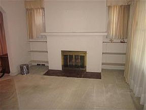 5th image of 17195 Bradford St