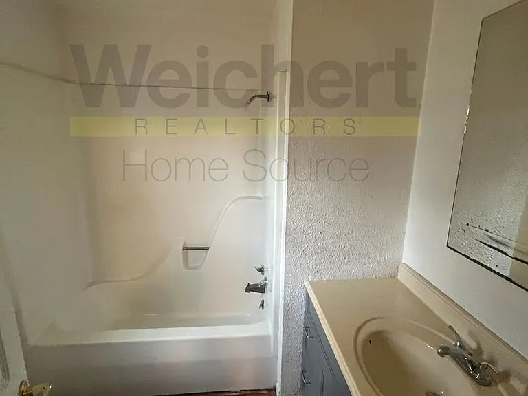 1402-1404 Jones St #301/303 — Photo 3