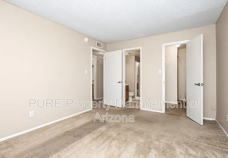 1224 E Evergreen St #102 — Photo 18