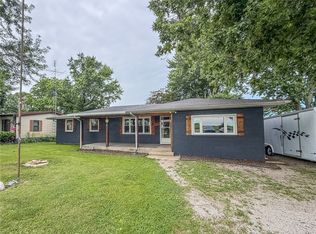 5155 Lake Rd, Mattoon, IL 61938