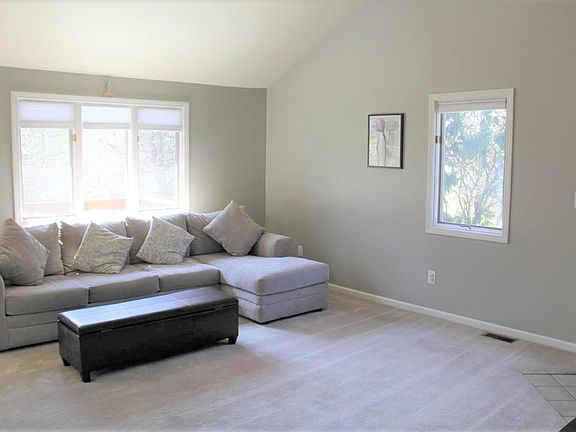 2nd image of 602 Echo Ct