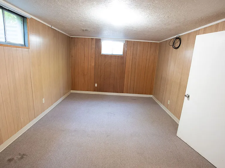 1060 Briarwood Rd — Photo 7