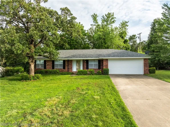 1002 Lisa Ln, Van Buren, AR 72956