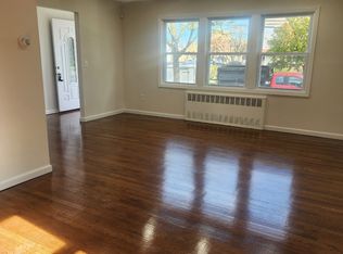 123 Denton Ave APT 1, Lynbrook, NY 11563