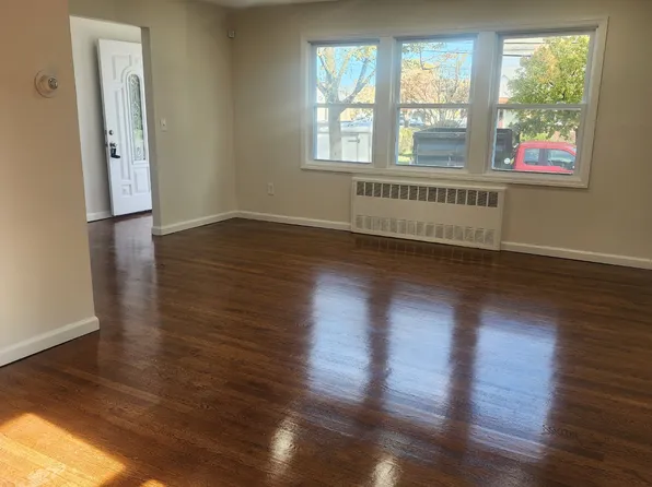 123 Denton Ave APT 1, Lynbrook, NY 11563