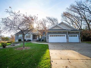 7324 Wilburn Rd, Sun Prairie, WI 53590