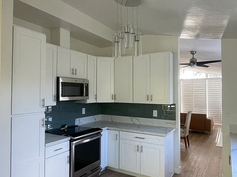 3225 Lloyd St — Photo 6