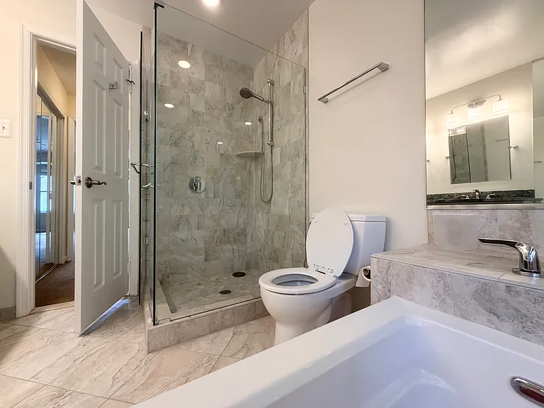 7418 Crestberry Ln — Photo 35