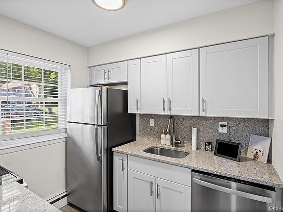 5th image of 654 Village Drive #654