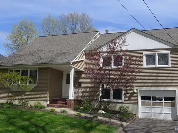 153 E Cedar Ln, Teaneck, NJ 07666