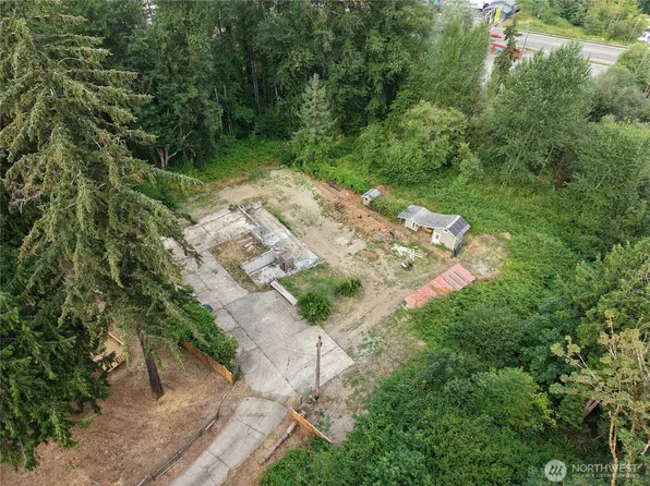 321 68th Avenue E, Tacoma, WA 98424