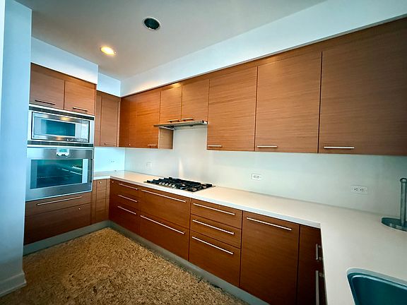 2nd image of 900 W Olympic Blvd #41