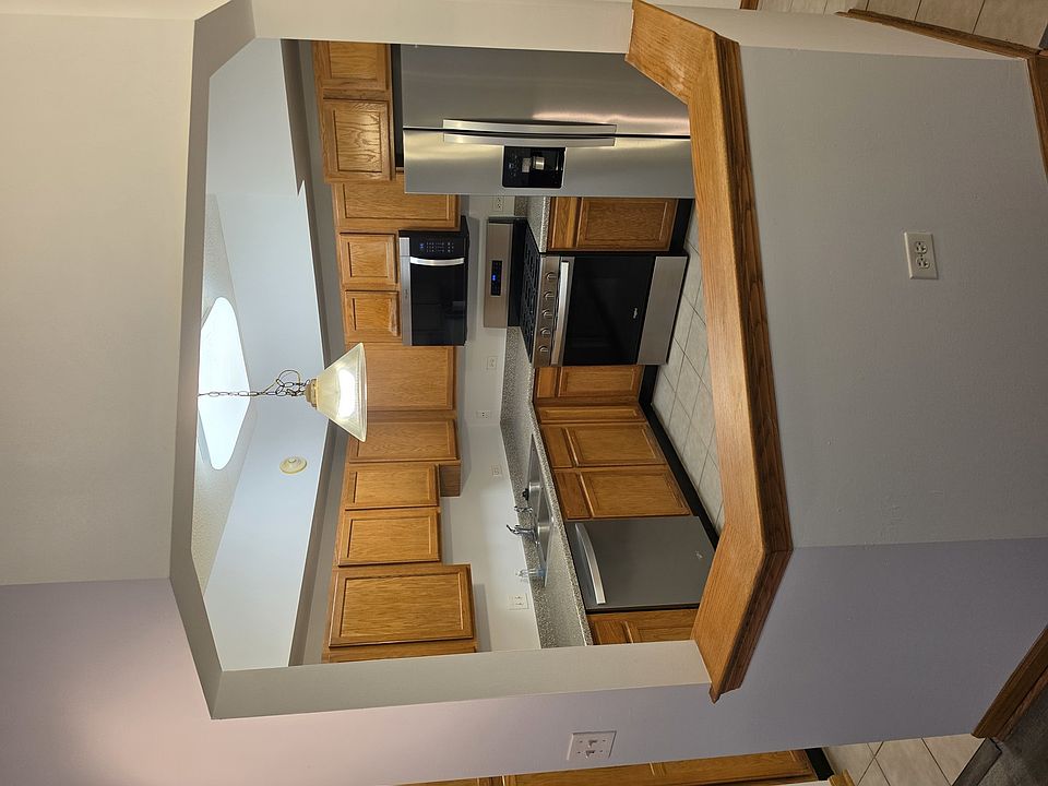 2nd image of 515 Main St APT 203