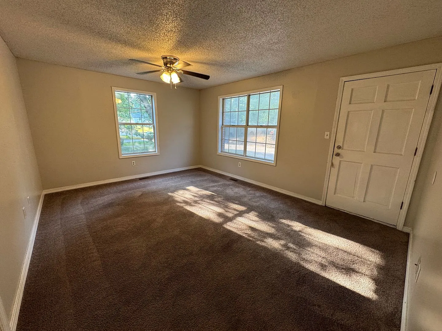 Charming Brick Home with Back Deck! — Photo 3