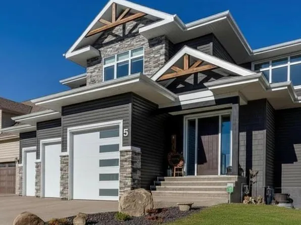 5 S Leonard Close, Sylvan Lake, AB T4S 0E7