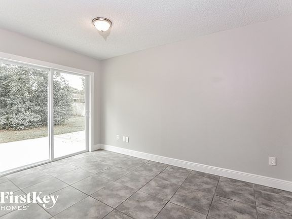 5th image of 1071 Ireland Dr
