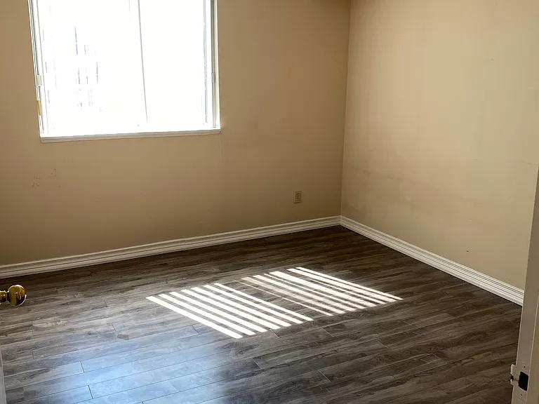 736 Bay St #1410 — Photo 22