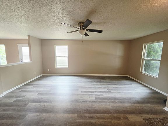 3rd image of 2690 Priest Dr