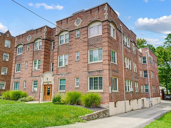 2560 Madison - Driveway