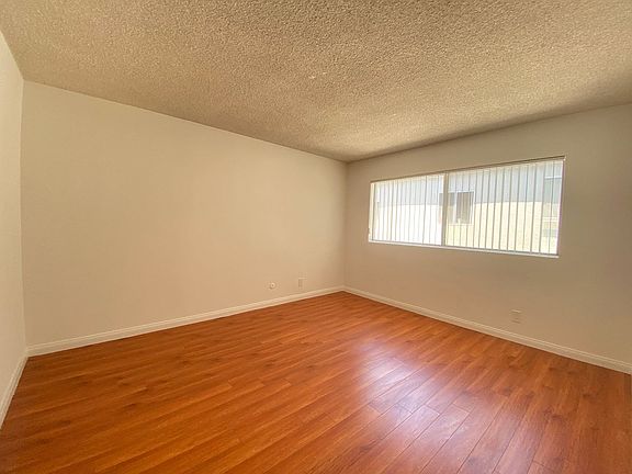 4th image of 511 N Kenmore Ave APT 305