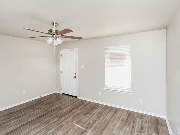 3rd image of 318 Avenue G