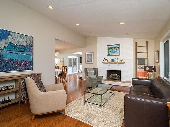 2nd image of 7117 Cornelia Dr
