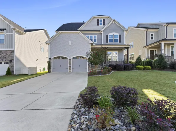 208 Hensley Hill Pl, Holly Springs, NC 27540