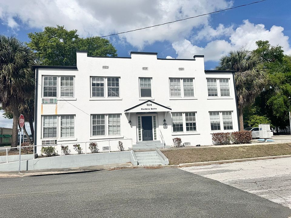1st image of 704 Cordova Dr #4