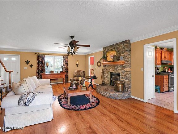 4th image of 1803 Fox Trail Dr