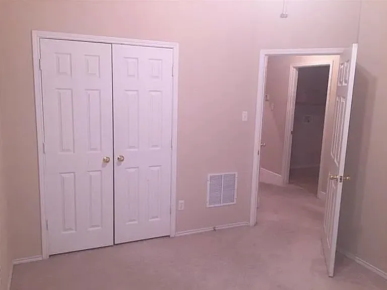 2525 Persimmon Dr — Photo 14