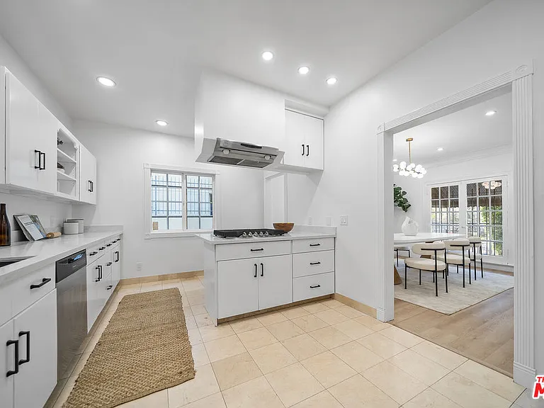 320 Westminster Ave — Photo 29