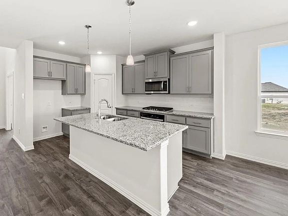 Beautiful counter tops and back splash