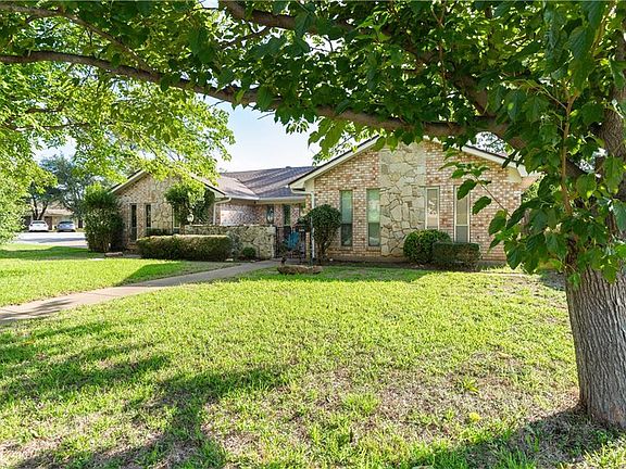 2nd image of 3404 Willowcrest Ct N