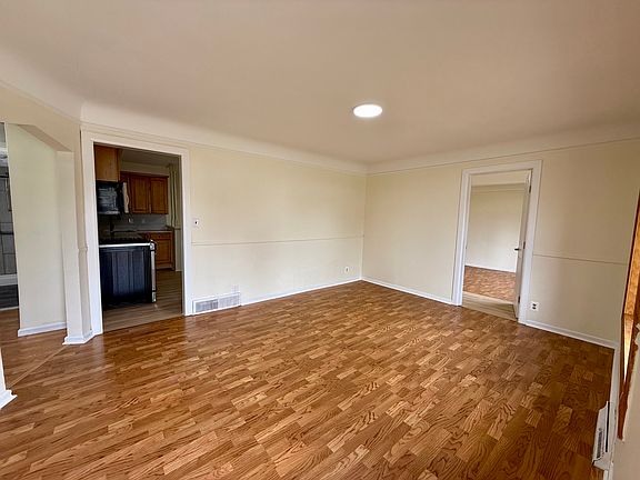 3rd image of 17268 Horger Ave