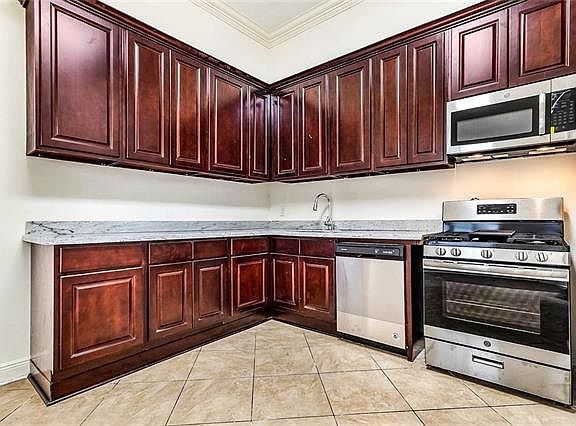 4th image of 825 N Salcedo St