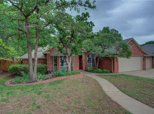 2304 Fernwood Dr, Edmond, OK 73034