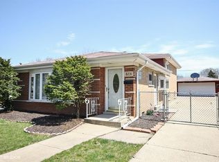 8231 Meade Ave, Burbank, IL