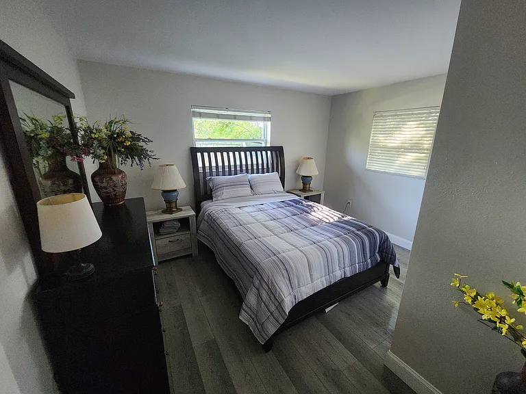 353 Colonial Ct — Photo 7