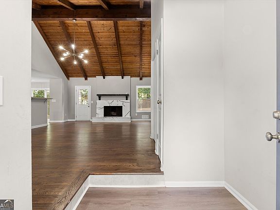 2nd image of 2866 Lexington Trce