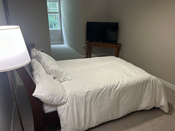 3rd image of 1319 Decatur Cir