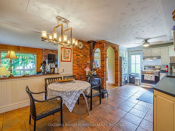 4th image of 2742 Bennett Rd