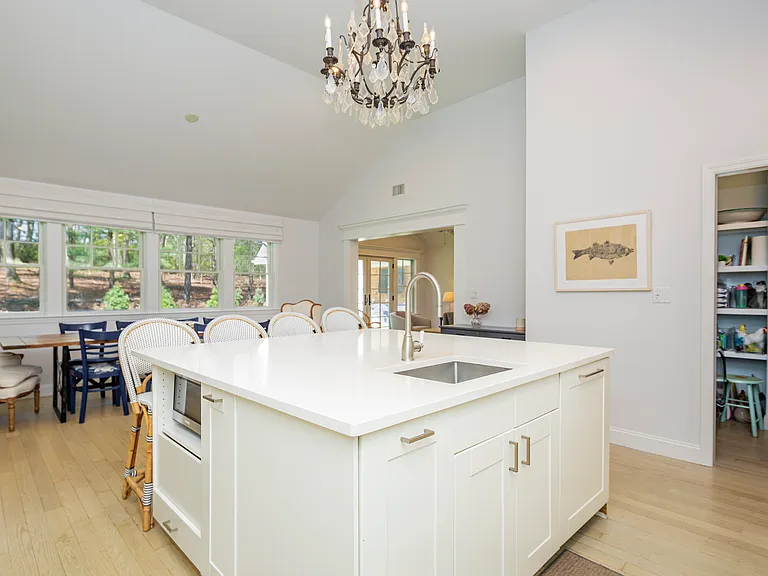 99 Oak Ln — Photo 9