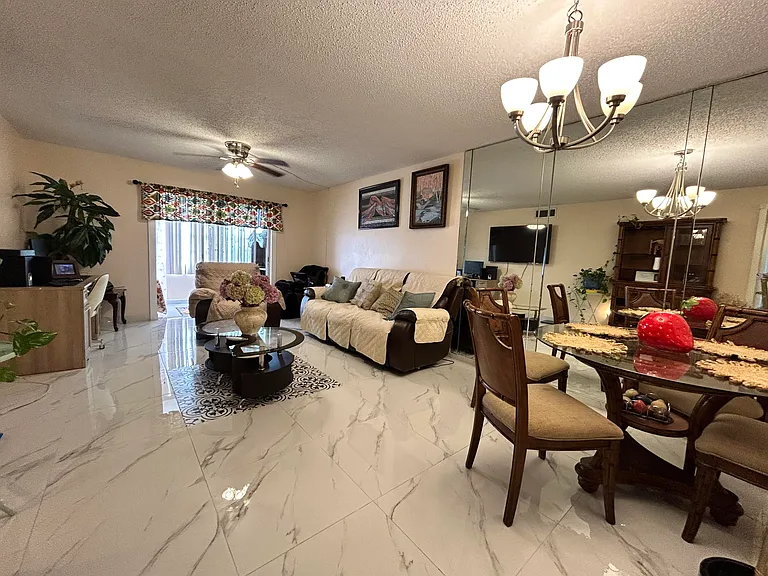 300 NE 26th Ave #113 — Photo 6
