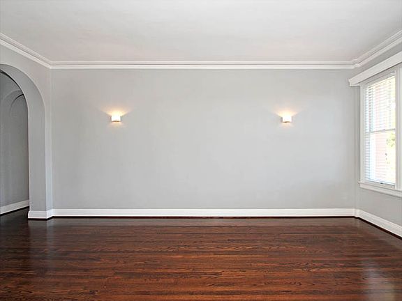 5th image of 360 Forest Ave APT 405