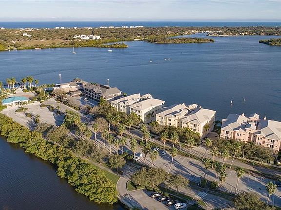 4th image of 7 Royal Palm Pointe APT 1W